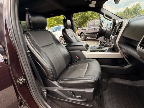 Used 2018 Ford F150 Lariat w/ Equipment Group 502A Luxury AWD/4WD image 14