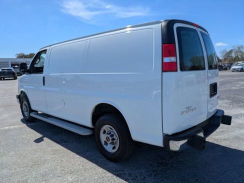 Used 2024 GMC Savana 2500 w/ Driver Convenience Package image 5