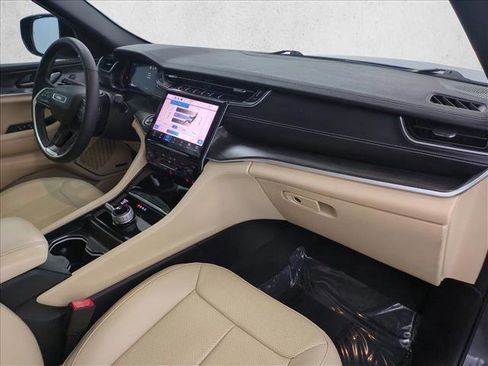 Certified 2024 Jeep Grand Cherokee L Limited w/ Luxury Tech Group II AWD/4WD image 26