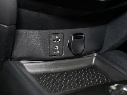 Used 2015 Nissan Rogue SV image 18