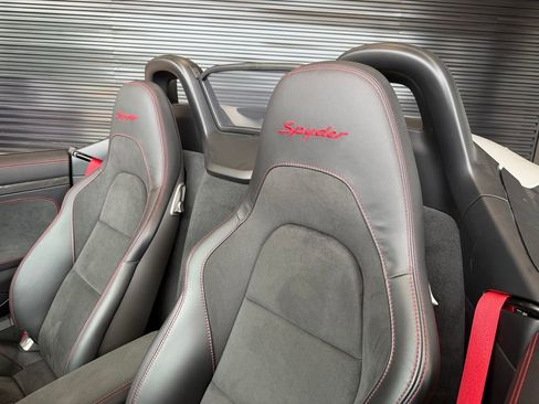 Certified 2022 Porsche 718 Boxster Spyder RWD image 5