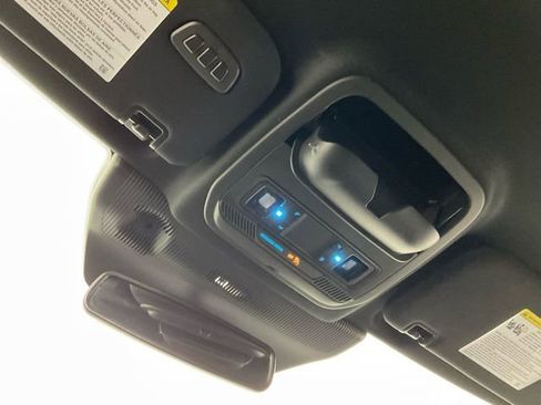 Used 2025 Ford Explorer ST-Line w/ Premium Package AWD/4WD image 23