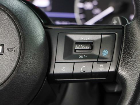 Used 2023 Nissan Rogue SV FWD image 14