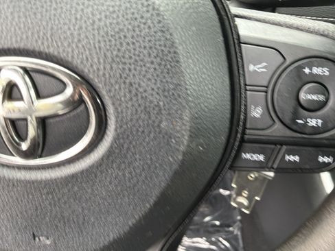 Used 2021 Toyota RAV4 LE FWD image 24