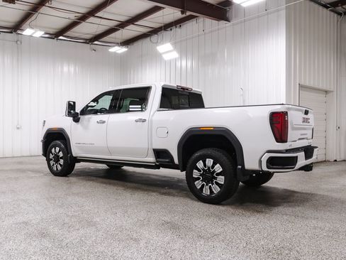 Used 2025 GMC Sierra 2500 Denali w/ Denali Reserve Package AWD/4WD image 4