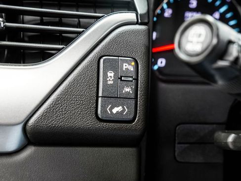 Used 2019 Chevrolet Suburban LT RWD image 42