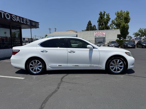 Used 2007 Lexus LS 460 RWD image 2