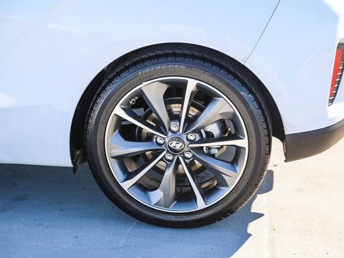 Used 2019 Hyundai Veloster 2.0 Premium image 11