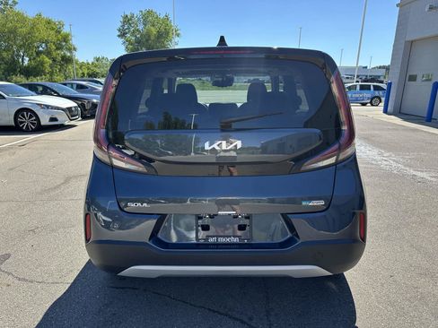 Used 2025 Kia Soul EX FWD image 2