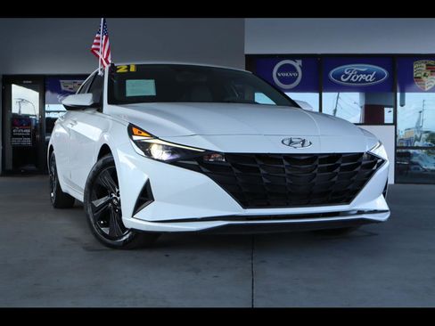 Used 2021 Hyundai Elantra SEL image 1
