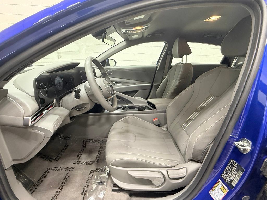 Used 2024 Hyundai Elantra SEL FWD image 27