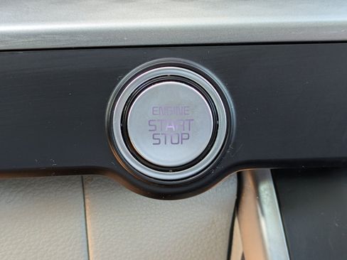Certified 2022 Kia Carnival LX FWD image 27