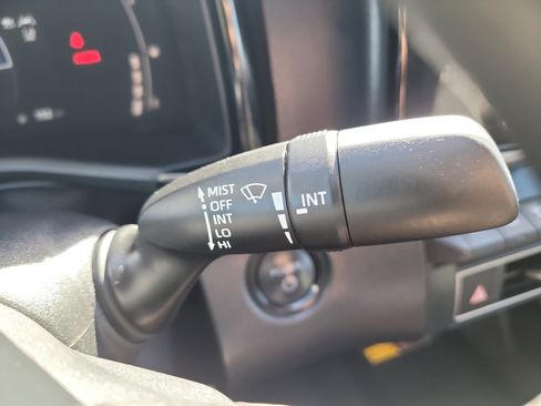 Used 2025 Toyota Camry LE image 30