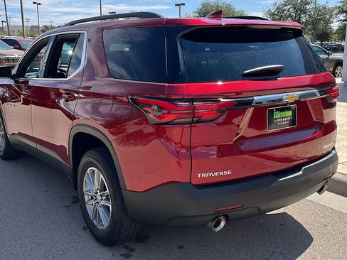 Used 2023 Chevrolet Traverse LT FWD image 6