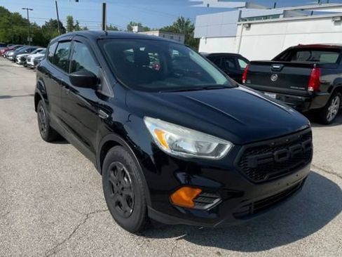 Used 2017 Ford Escape S FWD image 4