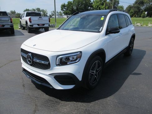 Used 2022 Mercedes-Benz GLB 250 4MATIC image 10