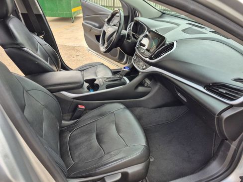 Used 2017 Chevrolet Volt LT w/ Comfort Package FWD image 15