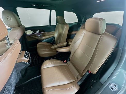 Used 2024 Mercedes-Benz GLS 450 4MATIC image 36