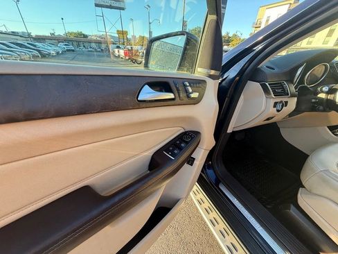 Used 2017 Mercedes-Benz GLS 450 4MATIC image 12