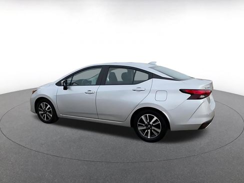 Used 2025 Nissan Versa SV image 9