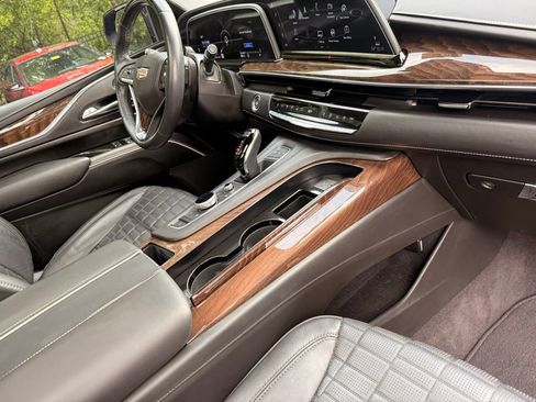 Used 2023 Cadillac Escalade Premium Luxury Platinum w/ LPO, Floor Liner Package AWD/4WD image 32