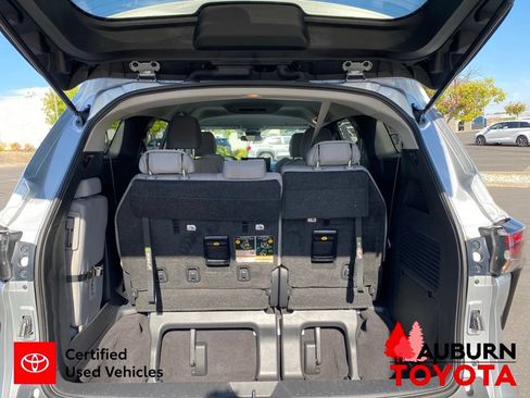 Certified 2025 Toyota Sienna LE FWD image 11