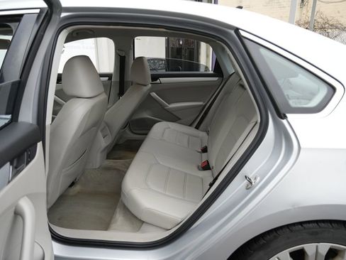 Used 2012 Volkswagen Passat 2.5 SE image 25