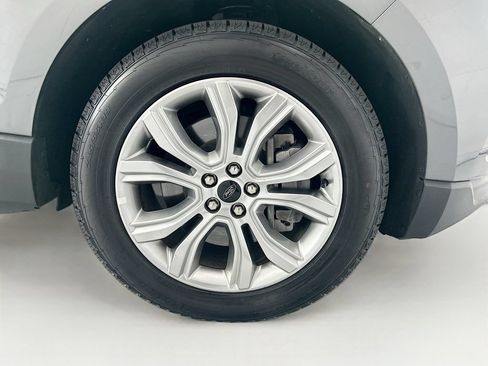 Used 2024 Ford Edge Titanium AWD/4WD image 30