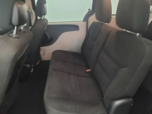 Used 2018 Dodge Grand Caravan SE w/ UConnect Hands-Free Group FWD image 18