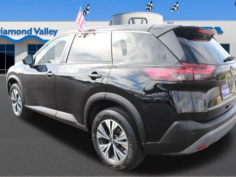 Used 2023 Nissan Rogue SV image 4