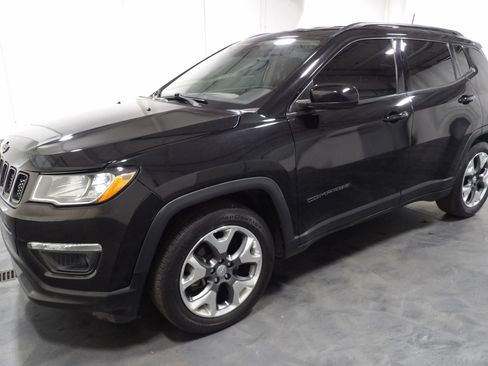 Used 2020 Jeep Compass Latitude FWD image 3