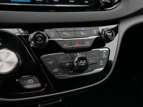 New 2026 Chrysler Voyager LX image 13