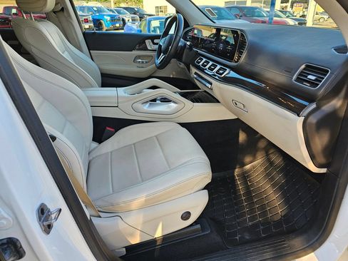 Used 2022 Mercedes-Benz GLS 450 4MATIC image 15