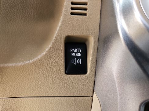 Used 2013 Toyota 4Runner SR5 RWD image 19