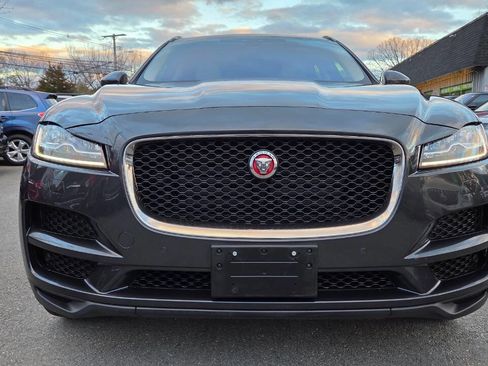 Used 2017 Jaguar F-PACE Prestige image 4