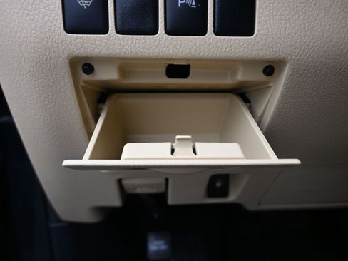 Used 2016 Toyota Highlander Limited image 30