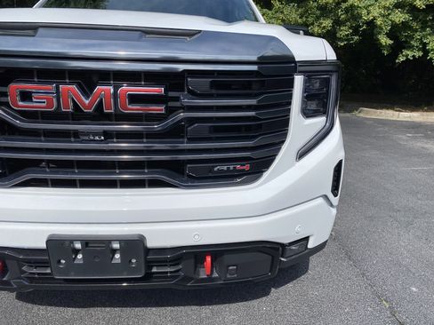 Used 2024 GMC Sierra 1500 AT4 w/ AT4 Preferred Package AWD/4WD image 15