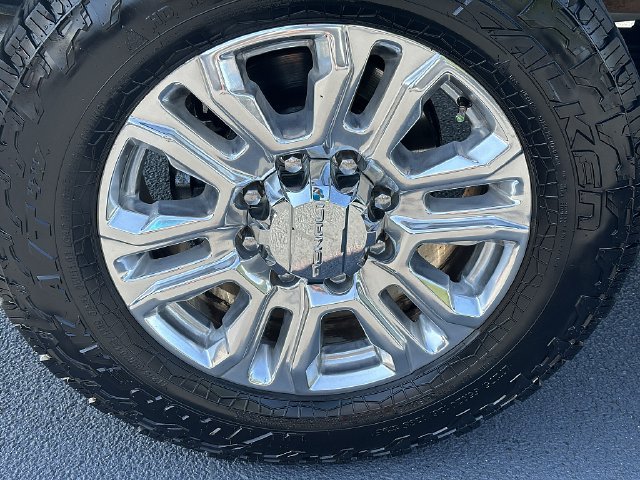 Used 2022 GMC Sierra 2500 Denali w/ Denali Ultimate Package AWD/4WD image 9