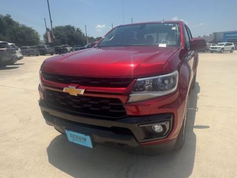 Used 2022 Chevrolet Colorado LT w/ LT Convenience Package AWD/4WD image 3