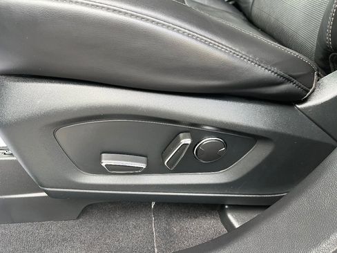 Used 2020 Ford Explorer Platinum image 28