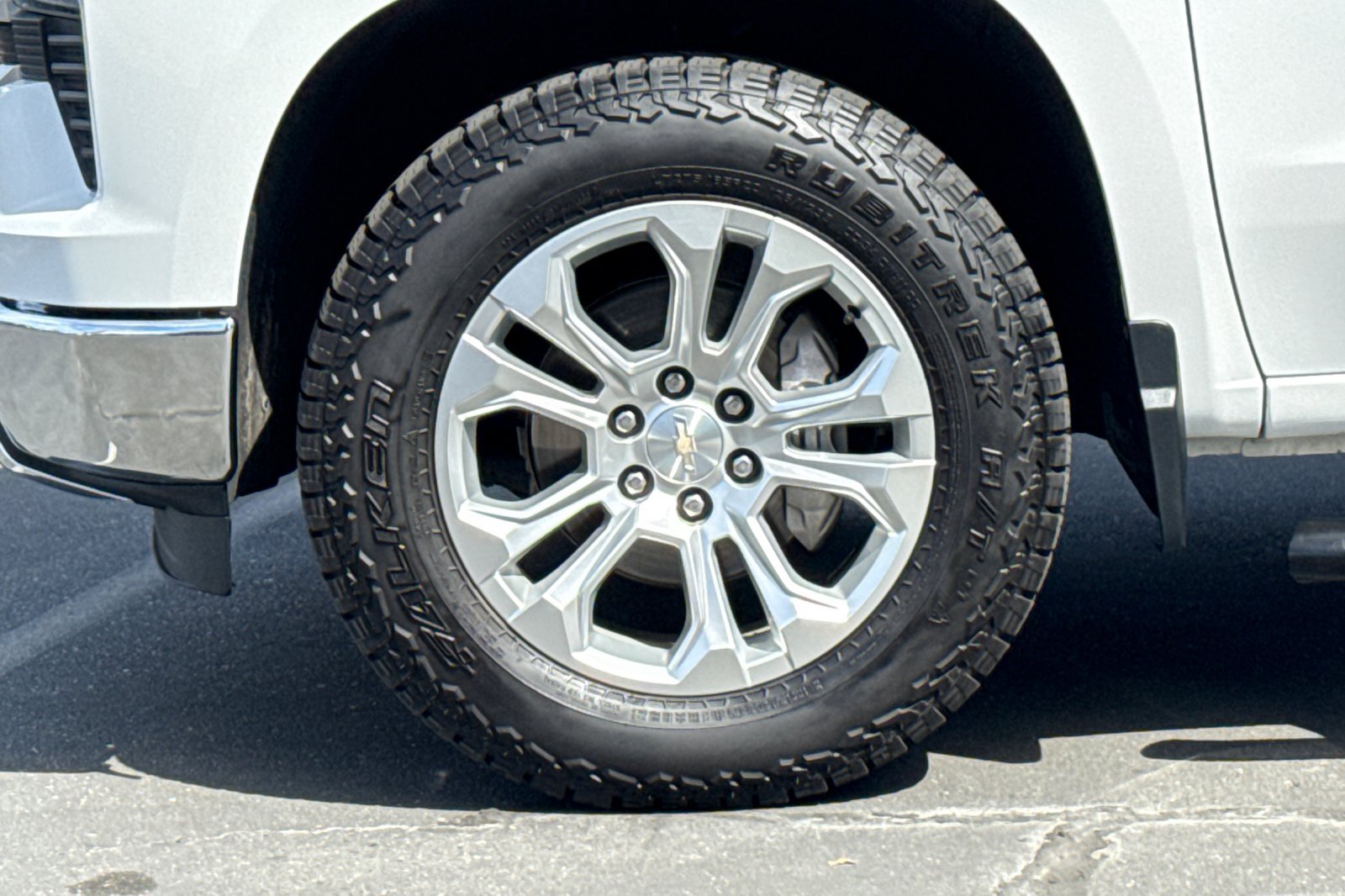 Used 2023 Chevrolet Silverado 1500 LTZ w/ LTZ Convenience Package II AWD/4WD image 36