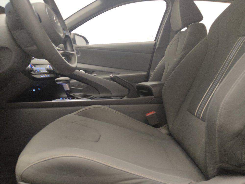 Used 2024 Hyundai Elantra SEL FWD image 17