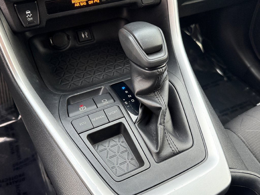 Used 2019 Toyota RAV4 XLE FWD image 18