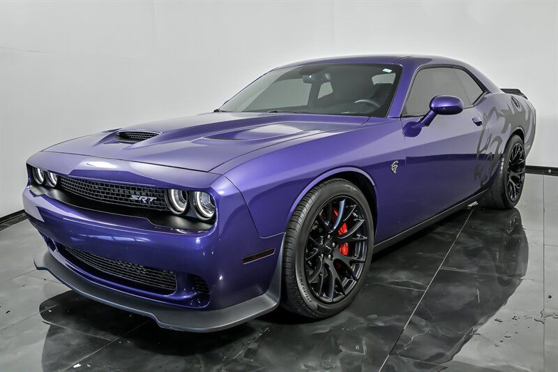 Used 2016 Dodge Challenger SRT Hellcat RWD image 5