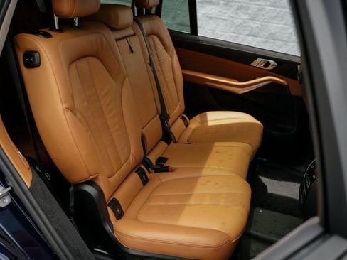 Used 2022 BMW X7 xDrive40i w/ Premium Package image 24