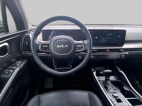 Used 2025 Kia Sorento S w/ Panoramic Sunroof Package FWD image 6