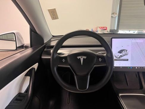 Used 2021 Tesla Model Y Long Range image 21