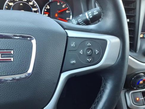 Used 2023 GMC Acadia SLT w/ Technology Package image 35