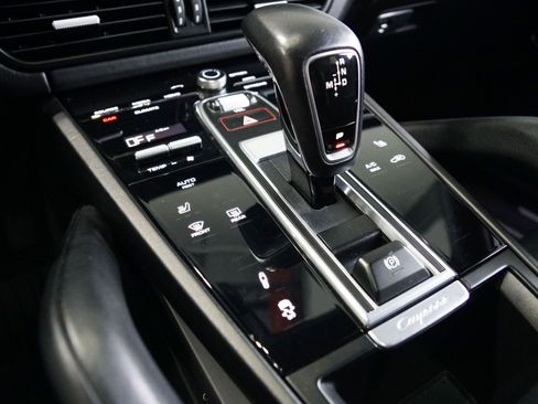 Used 2020 Porsche Cayenne image 29