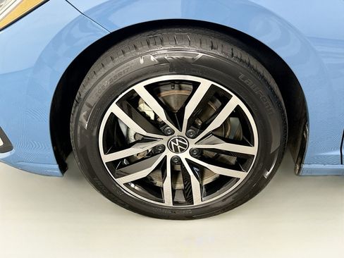 Used 2025 Volkswagen Jetta SE image 11